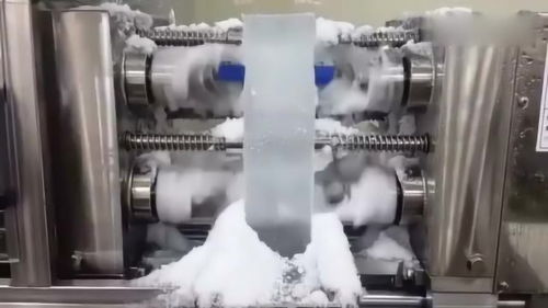 制冰廠與網(wǎng)絡(luò)工程 冰塊切割與夏日清涼背后的技術(shù)協(xié)奏